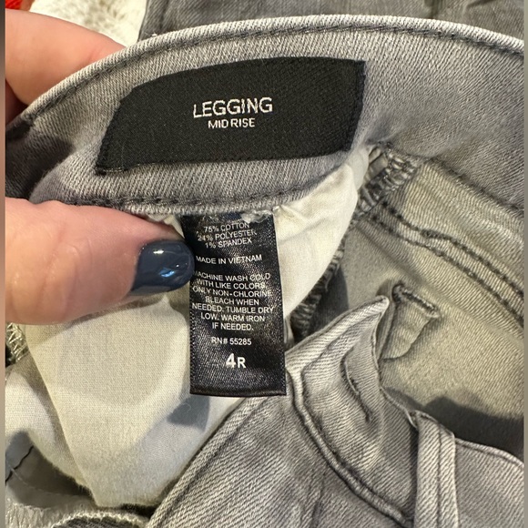 Women's Express Distressed Mid-Rise Legging Jeans Size 4R - Picture 4 of 4
